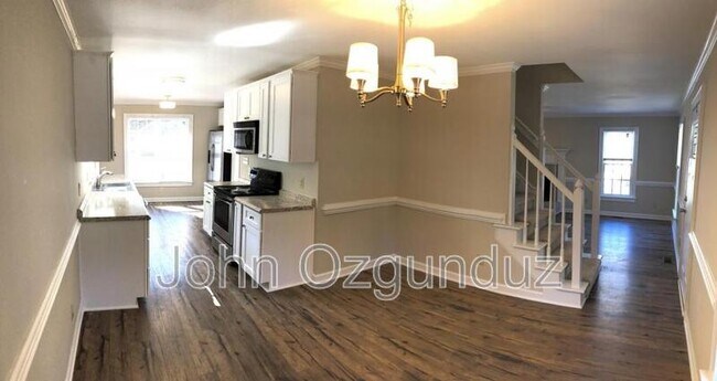 Building Photo - 2809 Broadlands Dr