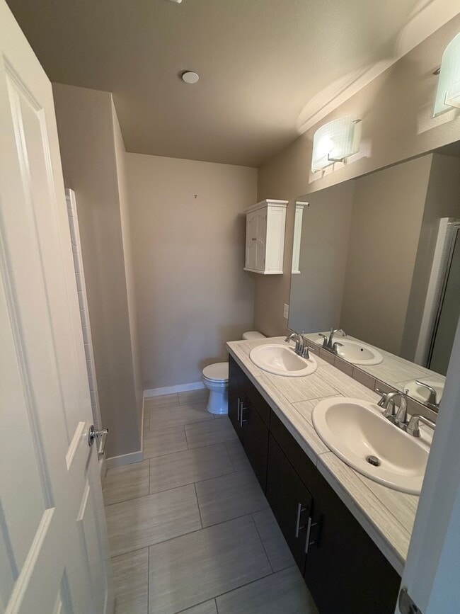 Building Photo - Renton Highlands newer 2bd Townhome For Rent!