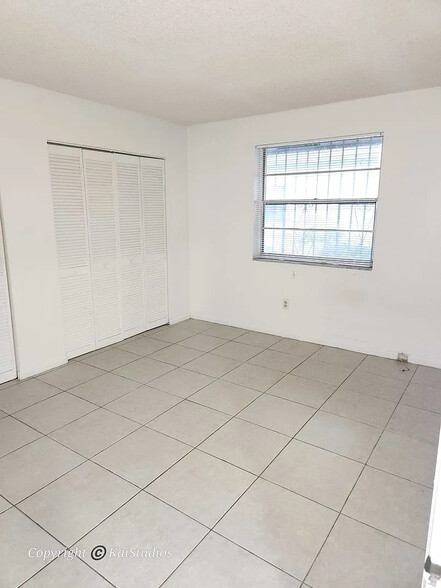 Building Photo - 800 NE 14th St