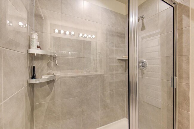 Building Photo - 9623 Japonica Dr