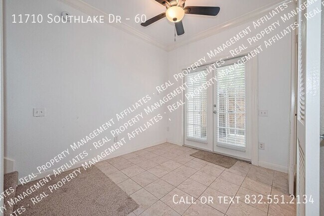 Building Photo - 11710 Southlake Dr