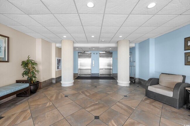 Building Photo - 202 70th Ave N