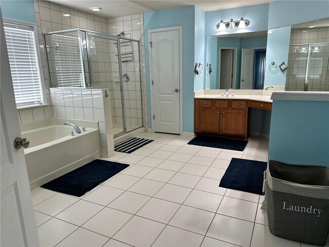 Building Photo - 5860 White Creek Run