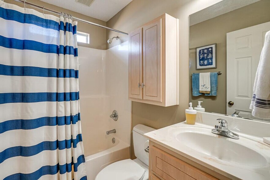 Building Photo - 21405 Palm Ave