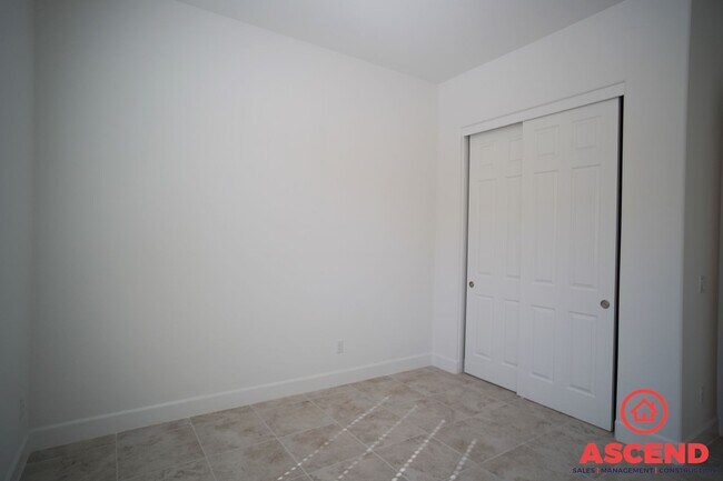 Building Photo - 8904 Costa Blanca Dr