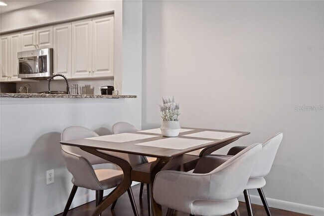 Building Photo - 1914 E 4th Ave