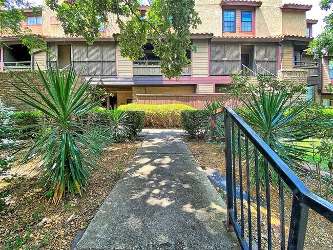 Building Photo - 5757 E University Blvd