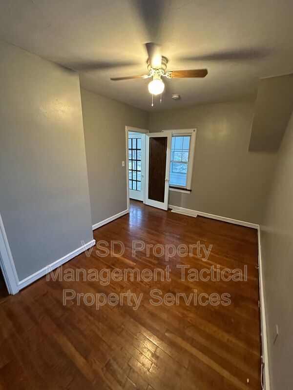 Building Photo - 10615 S Highland Ave