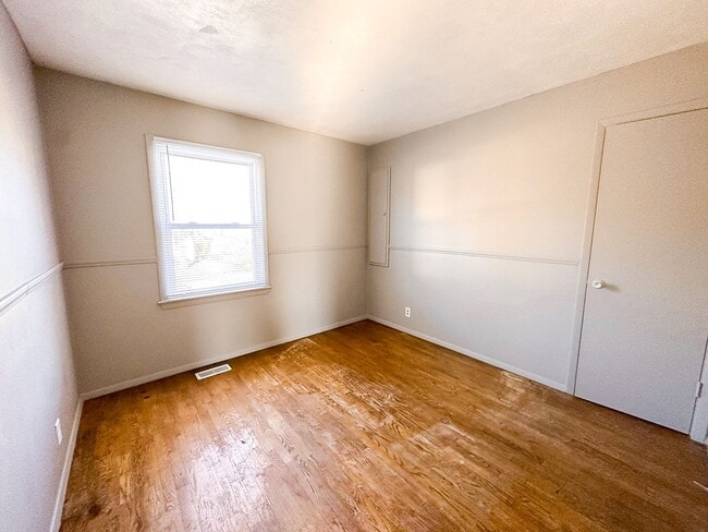 Building Photo - 8415 E 34th St