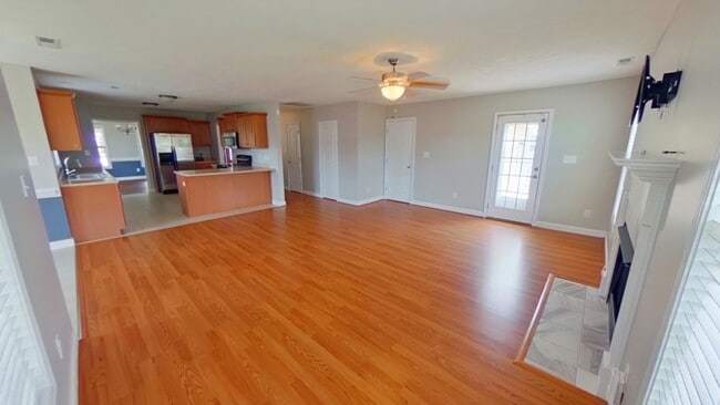 Building Photo - 622 Thorncliff Dr