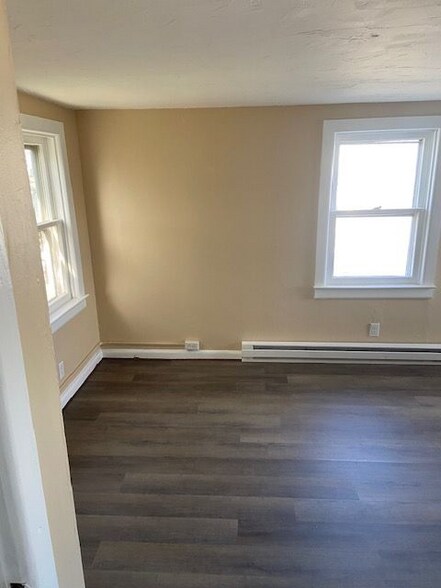 Building Photo - 401 3rd St