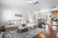 Building Photo - 114 Lassere Cir