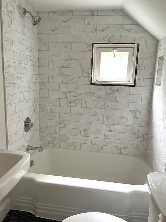 Building Photo - 33 Jackson Rd