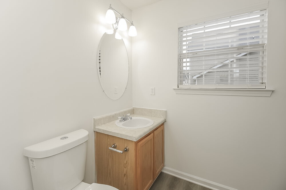 Building Photo - 9447 Rollinghills Dr