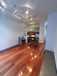 Building Photo - Downtown Historic Condo