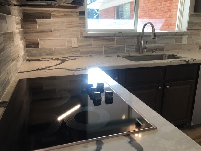 Building Photo - 4455 Singleton Rd