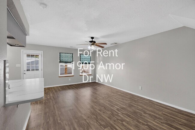 Building Photo - 1905 Amor Dr NW