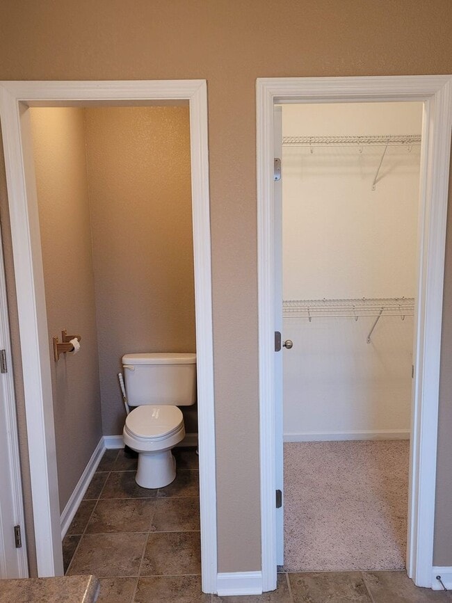 Building Photo - Spacious 3BD/2BA Home Near Moody AFB | Ope...