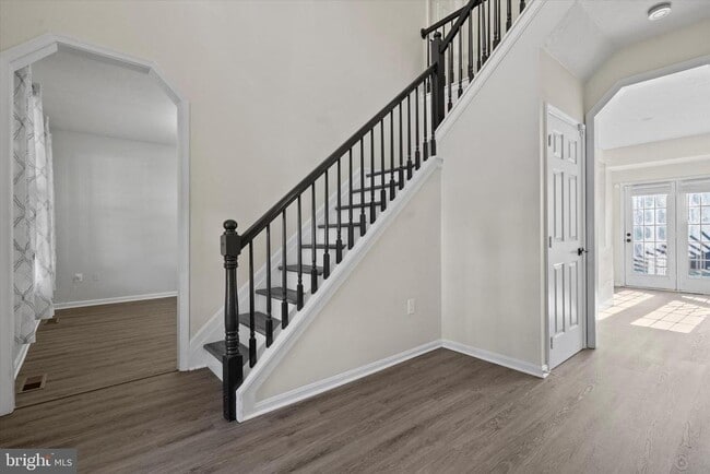 Building Photo - 2230 Community Dr