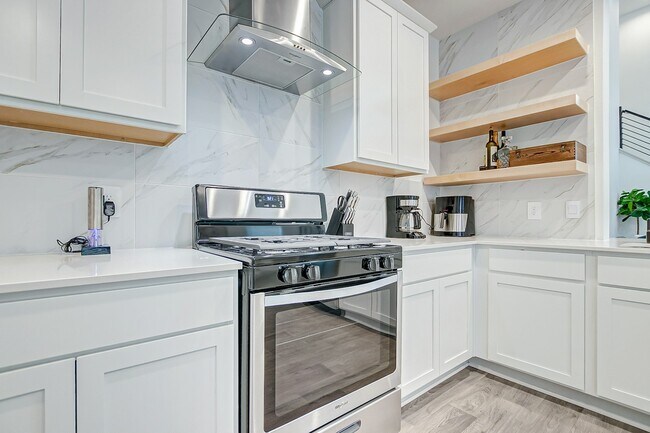 Building Photo - 12827 Barnsbury Ln