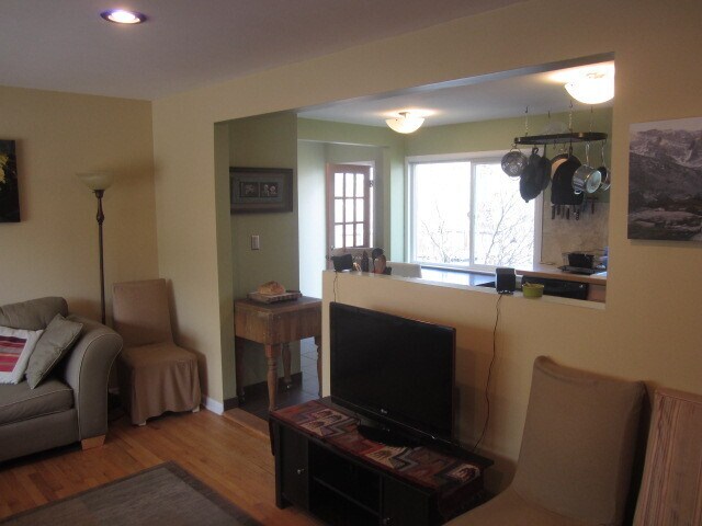 Building Photo - 3 Bed 2 Bath Martin Acres Home With Large Backyard & Flatiron Views!