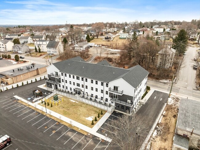 Building Photo - 631 Franklin St