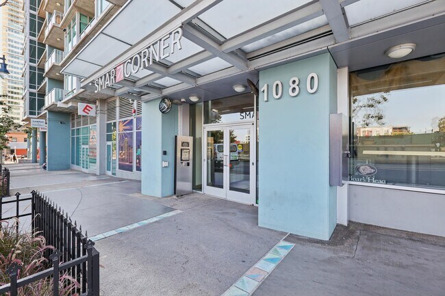 Building Photo - 1080 Park Blvd
