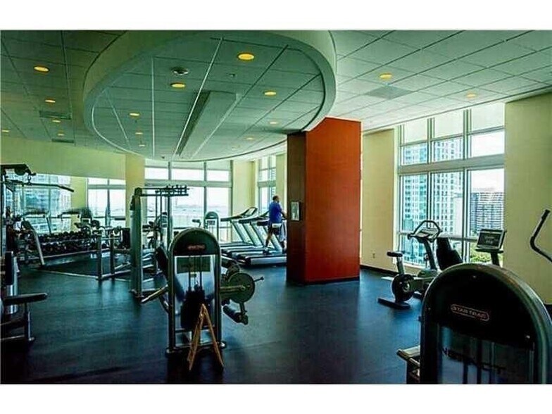 Building Photo - 300 Biscayne Boulevard Way