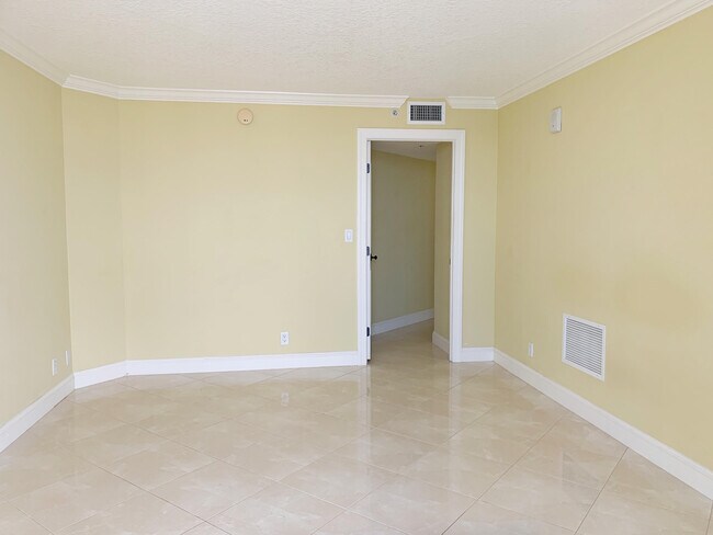 Building Photo - 3000 N Ocean Dr