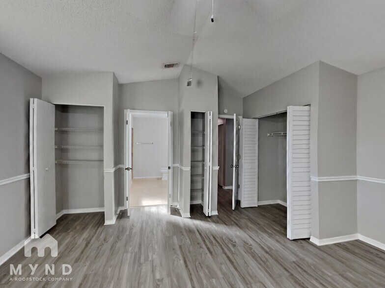 Building Photo - 3833 Landlubber St