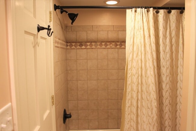 Building Photo - 22 Mt Vernon Ave