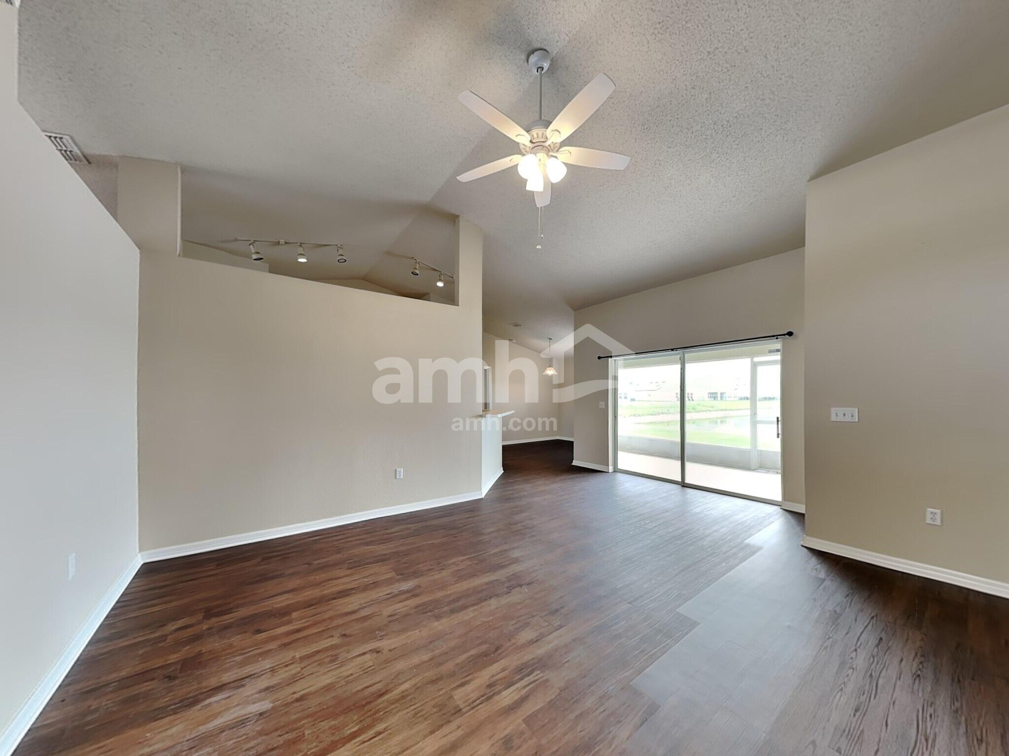 Building Photo - 875 Summer Glen Dr