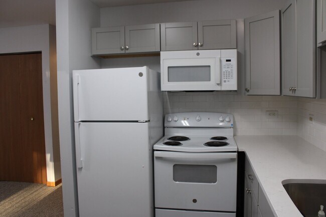 Building Photo - 1003 Spruce St