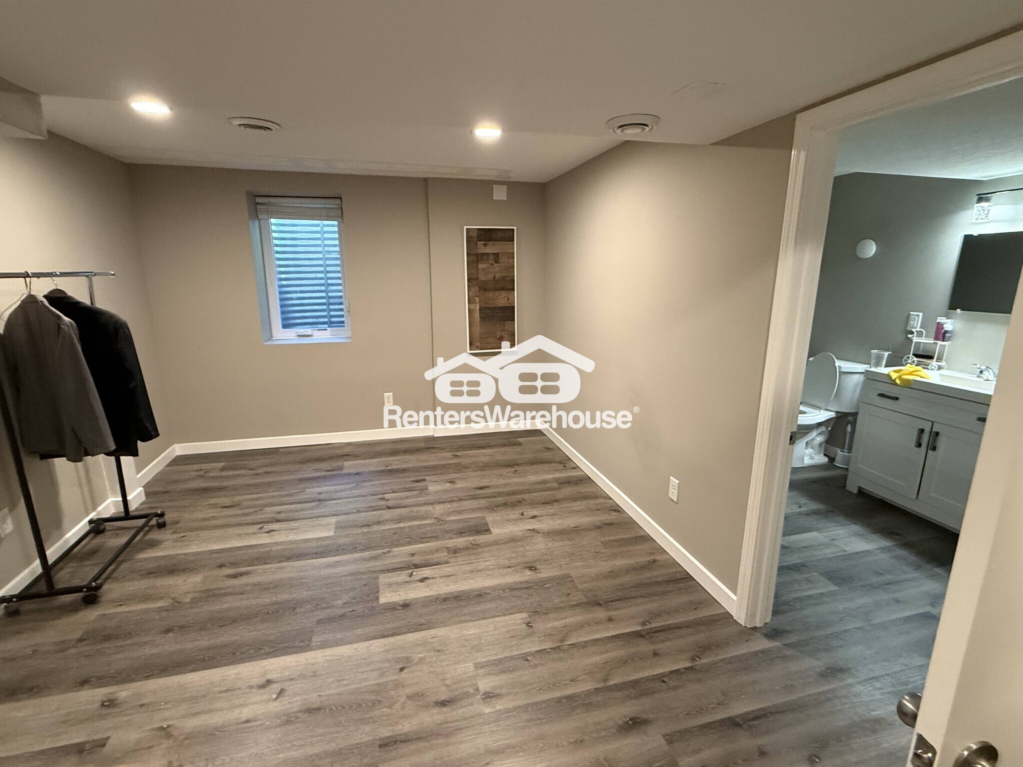 Building Photo - 115 Craig Way NE