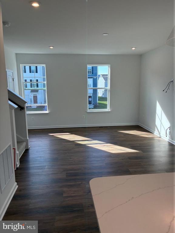 Building Photo - 473 Husky Trl