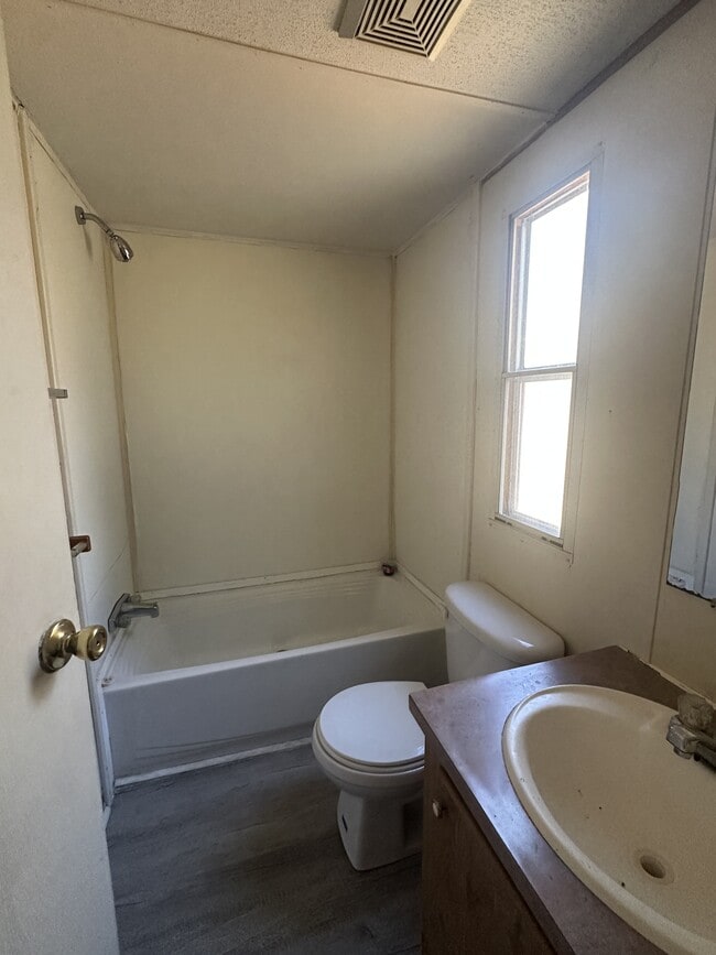 Building Photo - 7410 Olin Rd