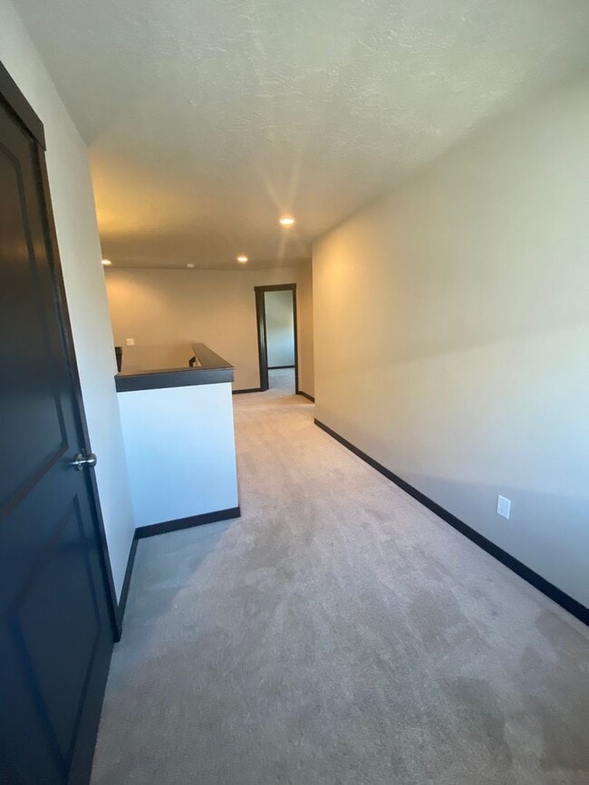Building Photo - SINGLE FAMILY HOME IN THE FOX TAIL SUBDIVISION (APP#148)
