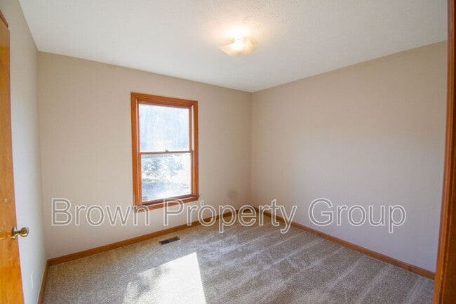 Building Photo - 5827 Labonte Dr