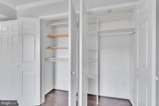 Building Photo - 525 Bashford Ln