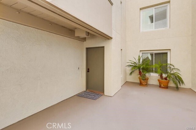 Building Photo - 3200 La Rotonda Dr