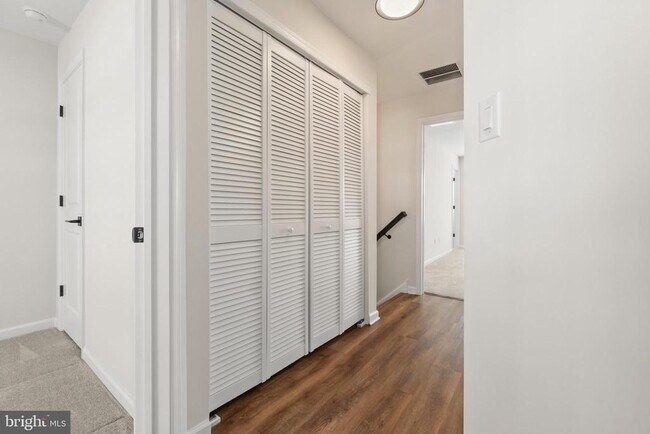 Building Photo - 69 Aviary Rd