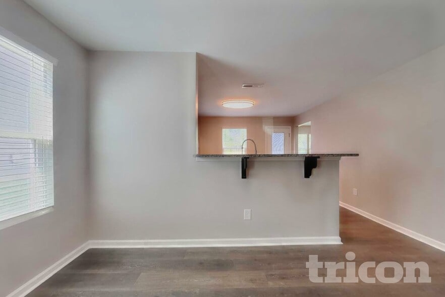 Building Photo - 1037 Bitting Hall Cir