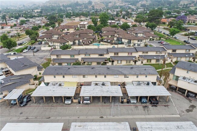 Building Photo - 3700 Mountain Ave N