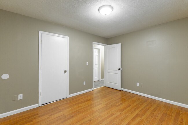 Building Photo - 11209 Dayton Pike