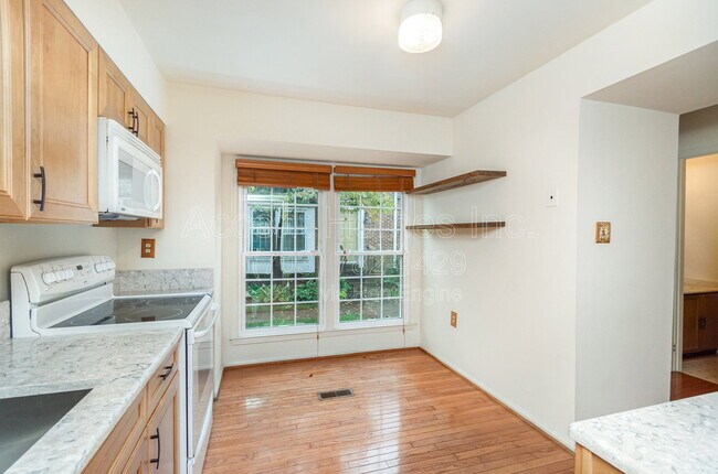 Building Photo - 2514 S Arlington Mill Dr