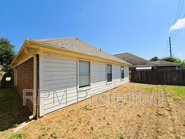 Building Photo - 19523 Maywood Falls Cir