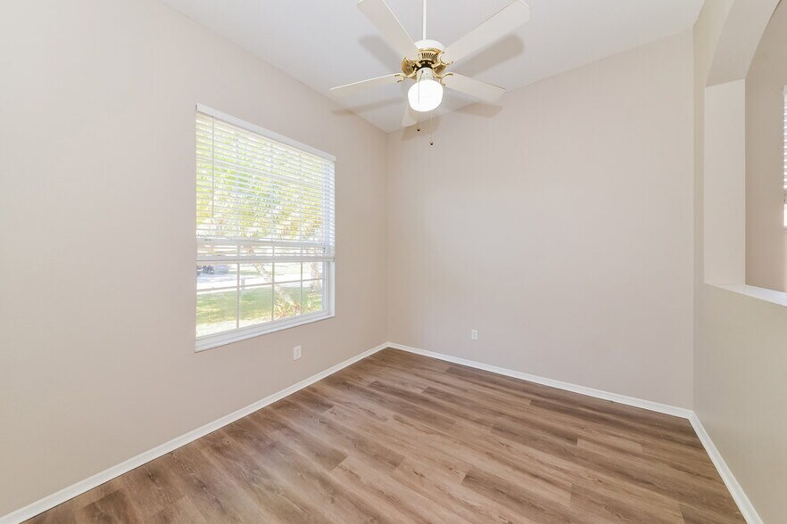 Building Photo - 4033 Banbury Cir