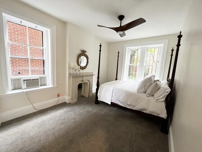 Building Photo - 2A Wellington St