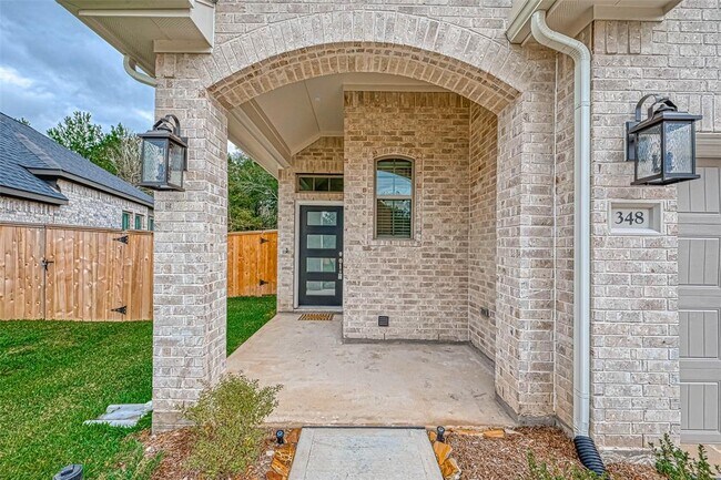 Building Photo - 348 Rise Ln
