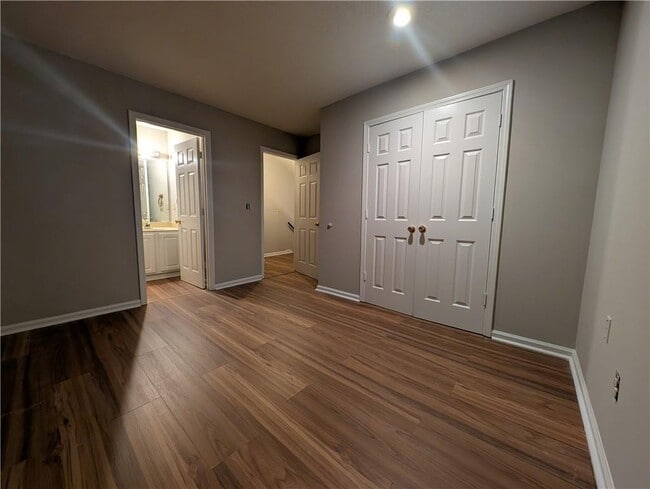 Building Photo - 5582 Estates Ct